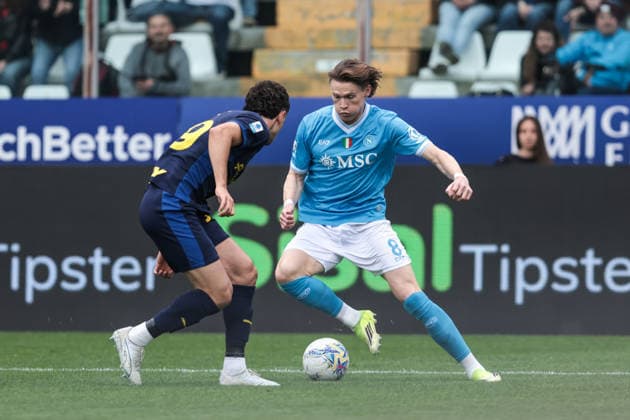 Parma Calcio 1913 v SSC Napoli - Serie A Scott McTominay of SSC Napoli is in action during the Serie A football match between Parma Calcio 1913 and SSC Napoli at Ennio Tardini Stadium in Parma, Italy, on April 12, 2026. Parma Italy  Copyright: xEmanuelexComincinix originalFilename:comincini-parmacal260412_npDQo.jpg