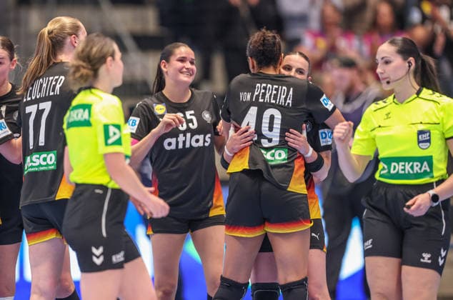 GER, Hamm, Deutschland vs Belgien, EHF EURO Qualifiers, Handball, EHF, Spielzeit 2025 2026, WESTPRESS arena, 6. Spieltag im Bild: Deutschland gewinnt nach Toren gegen Belgien, Freude und Emotionen nach dem Sieg DFB DFL REGULATIONS PROHIBIT ANY USE OF PHOTOGRAPHS AS IMAGE SEQUENCES AND OR QUASI-VIDEO, 12.04.2026 Copyright: HMBxMedia HendrikxHamelau