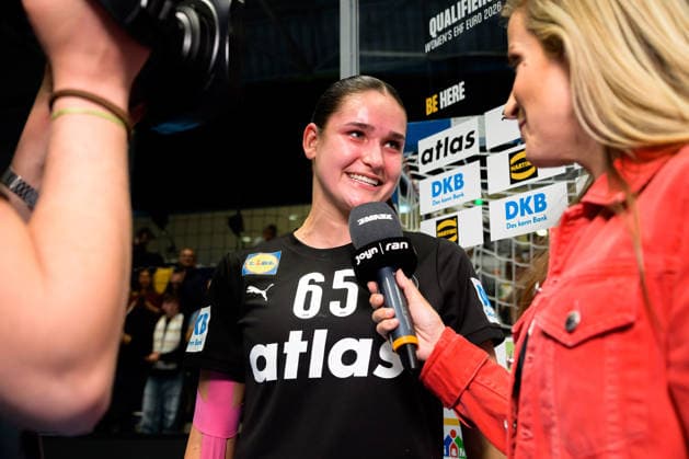 Handball, Frauen: EM-Qualifikation, Deutschland - Belgien, 2. Runde, Gruppe 3, 6. Spieltag Chiara Rohr (Deutschland) im Pro7Maxx Interview Hamm Westpress Arena Nordrhein-Westfalen Deutschland