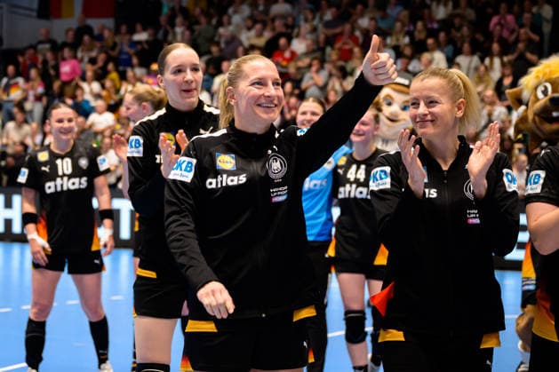 Handball, Frauen: EM-Qualifikation, Deutschland - Belgien, 2. Runde, Gruppe 3, 6. Spieltag Jenny Behrend (Deutschland) Hamm Westpress Arena Nordrhein-Westfalen Deutschland