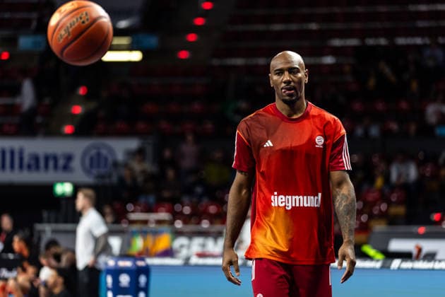 GER, easy-Credit Basketball-Bundesliga, FC Bayern München Basketball - Niners Chemnitz. 12.04.2026, BMW Park, München, GER, easy-Credit Basketball-Bundesliga, FC Bayern München Basketball - Niners Chemnitz. Isiaha Mike (FC Bayern München Basketball 22) Foto Alexander Trienitz München BMW Park Bayern Deutschland