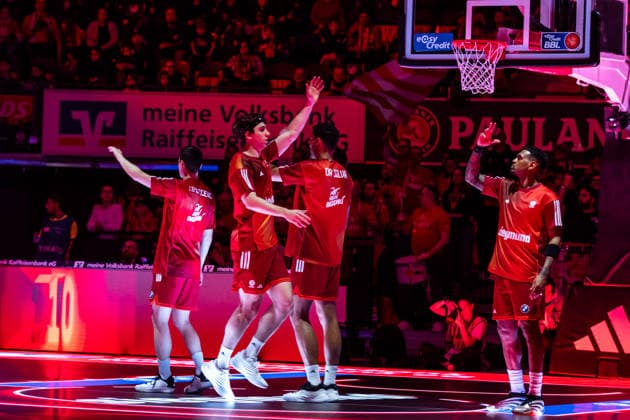 GER, easy-Credit Basketball-Bundesliga, FC Bayern München Basketball - Niners Chemnitz. 12.04.2026, BMW Park, München, GER, easy-Credit Basketball-Bundesliga, FC Bayern München Basketball - Niners Chemnitz. Justinian Jessup (FC Bayern München Basketball 10) bei der Teamvorstellung Foto Alexander Trienitz München BMW Park Bayern Deutschland