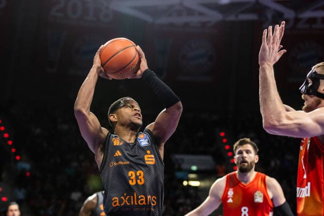 GER, easy-Credit Basketball-Bundesliga, FC Bayern München Basketball - Niners Chemnitz. 12.04.2026, BMW Park, München, GER, easy-Credit Basketball-Bundesliga, FC Bayern München Basketball - Niners Chemnitz. Eric Washington (Niners Chemnitz, 33) Foto Alexander Trienitz München BMW Park Bayern Deutschland