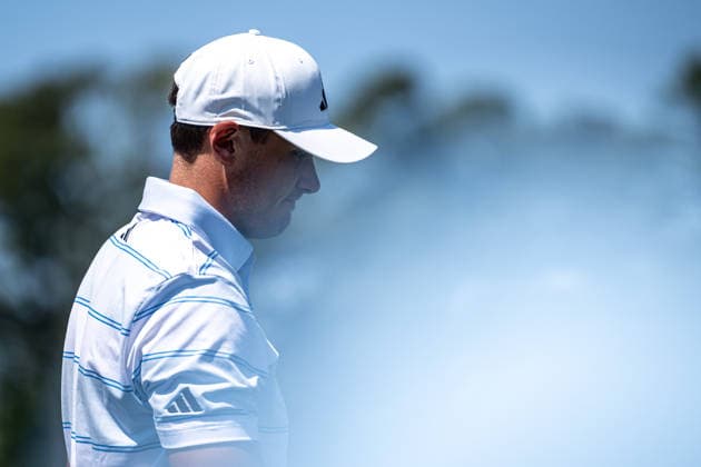 260412 Ludvig Aberg of Sweden looks dejected during the final round of the 2026 Masters Golf Tournament on April 12, 2026 in Augusta. Photo: Petter Arvidson BILDBYRAN kod PA PA1196 golf masters bbeng the masters augusta sverige depp Copyright: PETTERxARVIDSON BB260412PA089