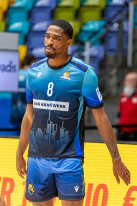 Basketball Bundesliga BBL, Frankfurt Skyliners vs. MLP Academics Heidelberg, Süwag Energie Arena Frankfurt am Main; 12.04.2026 Basketball Bundesliga BBL, Frankfurt am Main, Germany - 12.04.2026: William Christmas (Frankfurt Skyliners, 8) beim Warm-Up, Basketball Bundesliga BBL, Spiel der Frankfurt Skyliners vs. MLP Academics Heidelberg, Süwag Energie Arena Frankfurt am Main Copyright: xBEAUTIFULxSPORTS Freudensteinx