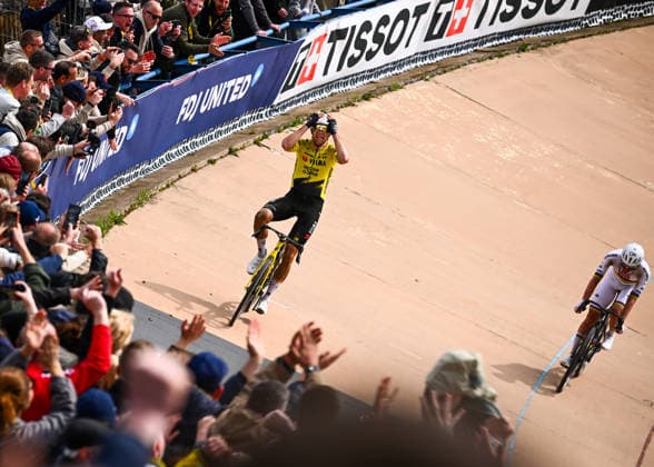 2026 Paris-Roubaix Hauts-de-France Picture by Olly Hassell SWpix.com - 12 04 2026 - Cycling - 2026 Paris-Roubaix Hauts-de-France - Wout van Aert (Team Visma Lease a Bike) wins the 2026 Paris-Roubaix in VÃ lodrome AndrÃ PÃ trieux with Tadej PogaÄar (UAE Team Emirates - XRG) in second Copyright: x xSWpix.comx(t axPhotographyxHubxLtd)xOllyxHassell SWpix.comx SWP-3030