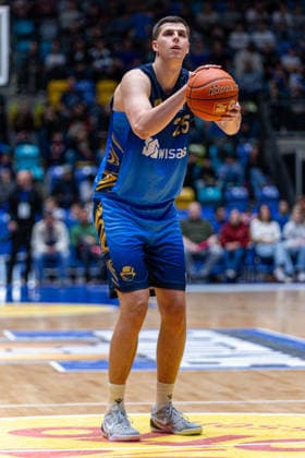 Basketball Bundesliga BBL, Frankfurt Skyliners vs. MLP Academics Heidelberg, Süwag Energie Arena Frankfurt am Main; 12.04.2026 Basketball Bundesliga BBL, Frankfurt am Main, Germany - 12.04.2026: Jacob Knauf (Frankfurt Skyliners, 25) beim Freiwurf, Basketball Bundesliga BBL, Spiel der Frankfurt Skyliners vs. MLP Academics Heidelberg, Süwag Energie Arena Frankfurt am Main Copyright: xBEAUTIFULxSPORTS Freudensteinx