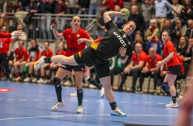 GER, Hamm, Deutschland vs Belgien, EHF EURO Qualifiers, Handball, EHF, Spielzeit 2025 2026, WESTPRESS arena, 6. Spieltag im Bild: Lisa Antl (Deutschland 9) DFB DFL REGULATIONS PROHIBIT ANY USE OF PHOTOGRAPHS AS IMAGE SEQUENCES AND OR QUASI-VIDEO, 12.04.2026 Copyright: HMBxMedia HendrikxHamelau