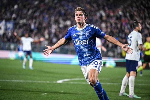 CALCIO - Serie A - Como 1907 vs Inter - FC Internazionale Nico Paz of Calcio Como celebrating after a goal during the Italian Serie A football match between Calcio Como and Inter FC on 12 of Avril 2026 at the Giuseppe Senigallia stadium in Como, Italy Como Italy  Copyright: xIPAxSport ABACAx