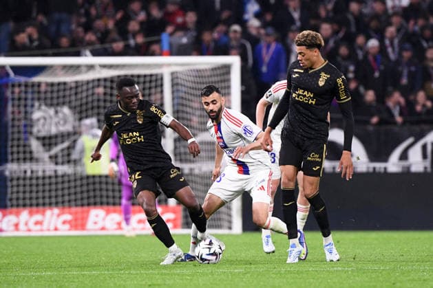Olympique Lyonnais v FC Lorient - Ligue 1 McDonald s 2025 2026 62 Arthur AVOM (fcl) - 18 Rachid GHEZZAL (ol) - 08 Noah CADIOU (fcl) during the Ligue 1 McDonald s match between Lyon and Lorient at Groupama Stadium on April 12, 2026 in Lyon, France. Lyon France  Copyright: xFEPx 776348350