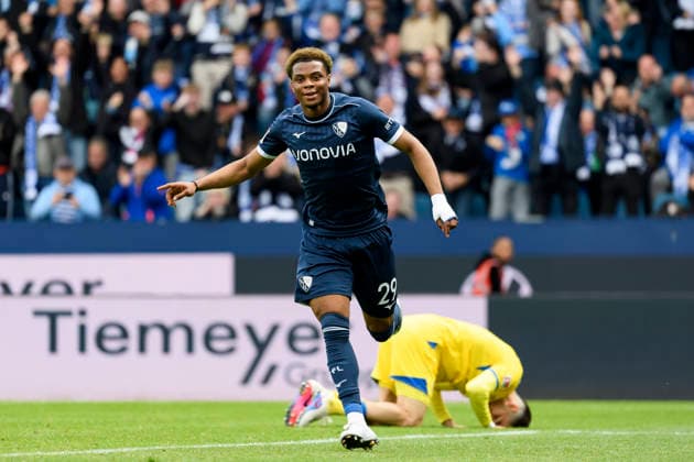 Farid Alfa-Ruprecht (VfL Bochum) Torjubel, jubelt nach seinem Treffer zum 3:0 waehrend des spiels der 2. Bundesliga zwischen VfL Bochum und Eintracht Braunschweig, Vonovia Ruhrstadion am 12. April 2026 in Bochum, Deutschland. (Foto von Max Maiwald DeFodi Images) +++ Farid Alfa-Ruprecht (VfL Bochum) celebrates after scoring his team s third goal during the 2. Bundesliga match between VfL Bochum and Eintracht Braunschweig at Vonovia Ruhrstadion on April 12, 2026 in Bochum, Germany. (Photo by Max Maiwald DeFodi Images) (Photo by Max Maiwald DeFodi Images) -