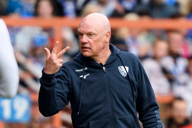 Trainer Uwe Roesler (VfL Bochum) gestikuliert waehrend des spiels der 2. Bundesliga zwischen VfL Bochum und Eintracht Braunschweig, Vonovia Ruhrstadion am 12. April 2026 in Bochum, Deutschland. (Foto von Max Maiwald DeFodi Images) +++ Trainer Uwe Roesler (VfL Bochum) gestures during the 2. Bundesliga match between VfL Bochum and Eintracht Braunschweig at Vonovia Ruhrstadion on April 12, 2026 in Bochum, Germany. (Photo by Max Maiwald DeFodi Images) (Photo by Max Maiwald DeFodi Images) -