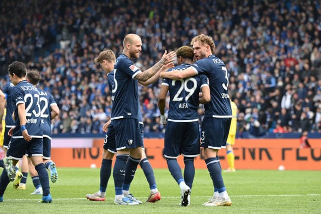 Jubel 3:0 v.re., Philipp Strompf (VfL Bochum), Farid Alfa-Ruprecht (VfL Bochum), Philipp Hofmann (VfL Bochum) 12.04.2026, Fussball 2. Bundesliga, Saison 2025 2026, 29. Spieltag, VfL Bochum - Eintracht Braunschweig 4:1 DFL regulations prohibit any use of photographs as image sequences and or quasi-video Bochum Vonovia Ruhrstadion Nordrhein Westfalen Deutschland