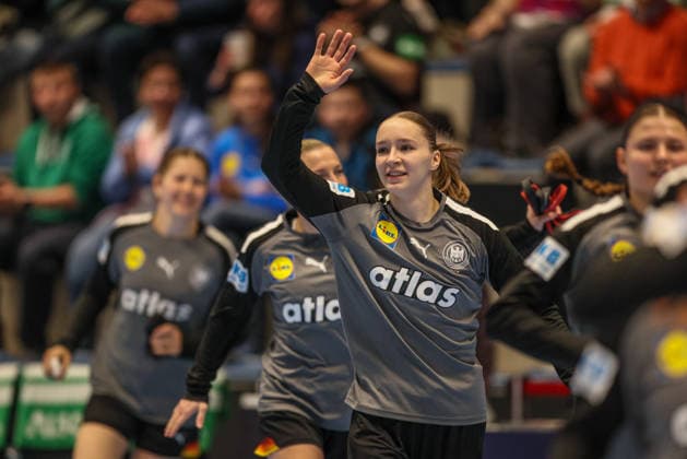 GER, Hamm, Deutschland vs Belgien, EHF EURO Qualifiers, Handball, EHF, Spielzeit 2025 2026, WESTPRESS arena, 6. Spieltag im Bild: Nieke Kühne (Deutschland Handball Frauen 9) DFB DFL REGULATIONS PROHIBIT ANY USE OF PHOTOGRAPHS AS IMAGE SEQUENCES AND OR QUASI-VIDEO, 12.04.2026 Copyright: HMBxMedia HendrikxHamelau