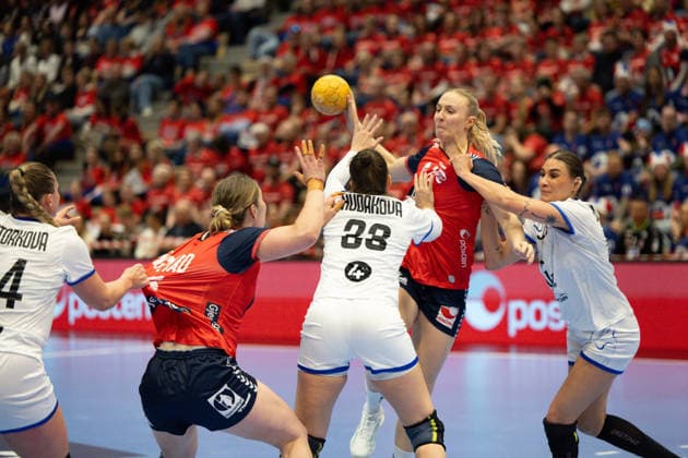 KRISTIANSAND, NORWAY - APRIL 12: Henny Ella Reistad of Norway passes the ball during the Womens EHF Euro Cup 2026 match between Norway and Slovakia at Aquarama Arena on April 12, 2026 in Kristiansand, Norway. (Photo by Ane Frosaker Sports Press Photo) Copyright: xAnexFrosakerx xSPPx Sportspressphoto_SPR128642