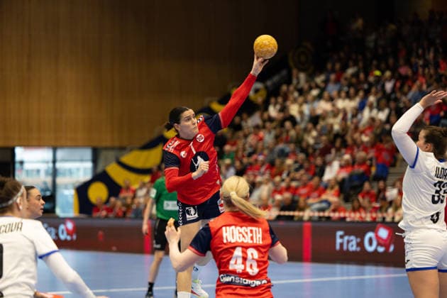 KRISTIANSAND, NORWAY - APRIL 12: Stine Ruscetta Skogrand of Norway shoots the ball during the Womens EHF Euro Cup 2026 match between Norway and Slovakia at Aquarama Arena on April 12, 2026 in Kristiansand, Norway. (Photo by Ane Frosaker Sports Press Photo) Copyright: xAnexFrosakerx xSPPx Sportspressphoto_SPR128648