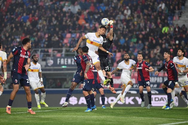 CALCIO - Serie A - Bologna FC vs US Lecce Massimo Pessina (Bologna Fc) in action during Bologna FC vs US Lecce, Italian soccer Serie A match in Bologna, Italy, April 12 2026 Bologna Italy  Copyright: xIPAxSport ABACAx
