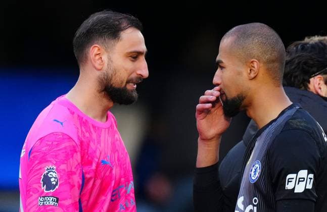 Manchester City goalkeeper Gianluigi Donnarumma and Chelsea goalkeeper Robert Sanchez talk at full time Chelsea v Manchester City, Premier League, Football, Stamford Bridge, London, UK - 12 Apr 2026London Stamford Bridge United Kingdom EDITORIAL USE ONLY No use with unauthorised audio, video, data, fixture lists, club league logos or live services. Online in-match use limited to 120 images, no video emulation. No use in betting, games or single club league player publications.  Copyright: xJavierxGarcia Shutterstockx 16823620fl