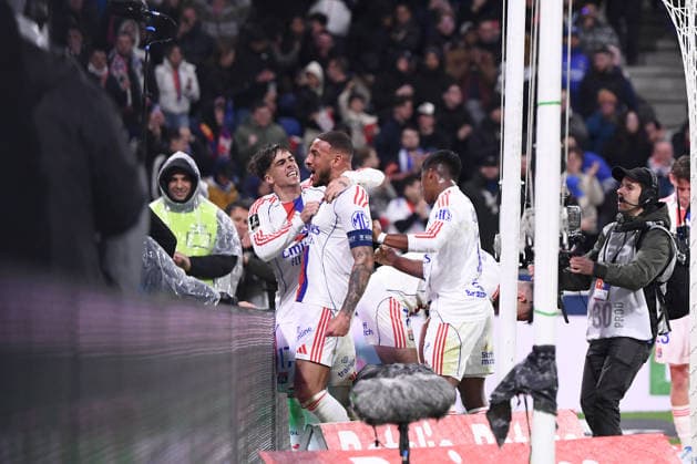Olympique Lyonnais v FC Lorient - Ligue 1 McDonald s 2025 2026 17 Afonso MOREIRA (ol) - 08 Corentin TOLISSO (ol) during the Ligue 1 McDonald s match between Lyon and Lorient at Groupama Stadium on April 12, 2026 in Lyon, France. Lyon France  Copyright: xFEPx 776348350