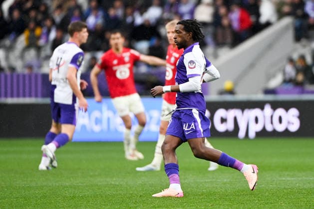 Toulouse FC v Lille OSC - Ligue 1 McDonald s 2025 2026 12 Warren KAMANZI (tfc) during the Ligue 1 McDonald s match between Toulouse and Lille at Stadium de Toulouse on April 12, 2026 in Toulouse, France. Toulouse France  Copyright: xFEPx 776348348