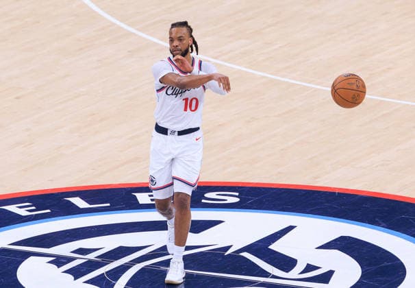 April 12, 2026, Inglewood, California, USA: Darius Garland 10 of the Los Angeles Clippers during a 2026 NBA, Basketball Herren, USA regular season game against the Golden State Warriors on Sunday April 12, 2026 at Intuit Dome Arena in Inglewood, California. Clippers defeat Warriors, 115-110. JAVIER ROJAS PI Inglewood USA - ZUMAp124 20260412_zaa_p124_104 Copyright: xJavierxRojasx