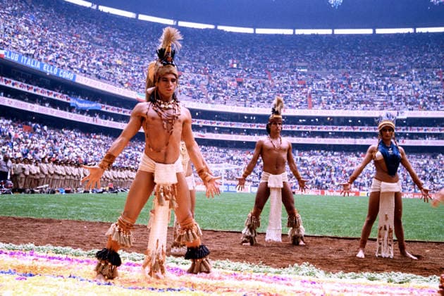 EROEFFNUNGS Feier im AZTEKEN Stadion FIFA Fussball Weltmeisterschaften 1986 in Mexiko Eroeffnungspiel Bulgarien - Italien im Azteken Stadion am 31.05.1986 in Mexiko Stadt DFL REGULATIONS PROHIBIT ANY USE OF PHOTOGRAPHS as IMAGE SEQUENCES and or QUASI-VIDEO *** OPENING CEREMONY AT AZTEKEN STADIUM 1986 FIFA World Cup in Mexico Opening match Bulgaria Italy at Azteca Stadium on 31 05 1986 in Mexico City DFL REGULATIONS PROHIBIT ANY USE OF PHOTOGRAPHS as IMAGE SEQUENCES and or QUASI VIDEO Copyright: xLacixPerenyix