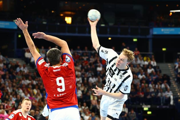 Handball I Herren I Saison 2025 2026 I Bundesliga I 28. Spieltag I HSV Hamburg - THW Kiel I 12.04.2026 Jacob Lassen (9, HSV Hamburg) Eric Johansson (21, THW Kiel) Hamburg Barclaycard Arena Hamburg Deutschland Copyright: xLobeca RalfxHomburgx