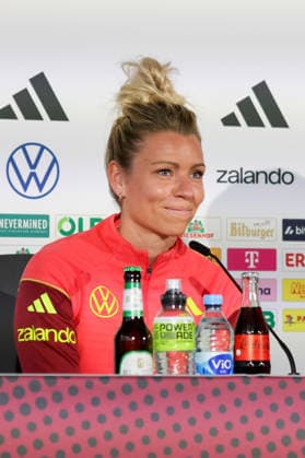 13.04.2026, xgrfx, Fussball DFB-Medientermine, Deutsche Frauennationalmannschaft - Pressekonferenz und Abschlusstraining v.l. Linda Dallmann (Deutsche Frauennationalmannschaft) (DFL DFB REGULATIONS PROHIBIT ANY USE OF PHOTOGRAPHS as IMAGE SEQUENCES and or QUASI-VIDEO) Nürnberg