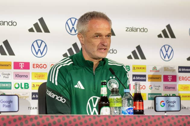 13.04.2026, xgrfx, Fussball DFB-Medientermine, Deutsche Frauennationalmannschaft - Pressekonferenz und Abschlusstraining v.l. Christian Wück (Deutsche Frauennationalmannschaft) (DFL DFB REGULATIONS PROHIBIT ANY USE OF PHOTOGRAPHS as IMAGE SEQUENCES and or QUASI-VIDEO) Nürnberg