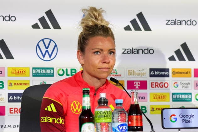13.04.2026, xgrfx, Fussball DFB-Medientermine, Deutsche Frauennationalmannschaft - Pressekonferenz und Abschlusstraining v.l. Linda Dallmann (Deutsche Frauennationalmannschaft) (DFL DFB REGULATIONS PROHIBIT ANY USE OF PHOTOGRAPHS as IMAGE SEQUENCES and or QUASI-VIDEO) Nürnberg