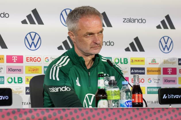 13.04.2026, xgrfx, Fussball DFB-Medientermine, Deutsche Frauennationalmannschaft - Pressekonferenz und Abschlusstraining v.l. Christian Wück (Deutsche Frauennationalmannschaft) (DFL DFB REGULATIONS PROHIBIT ANY USE OF PHOTOGRAPHS as IMAGE SEQUENCES and or QUASI-VIDEO) Nürnberg