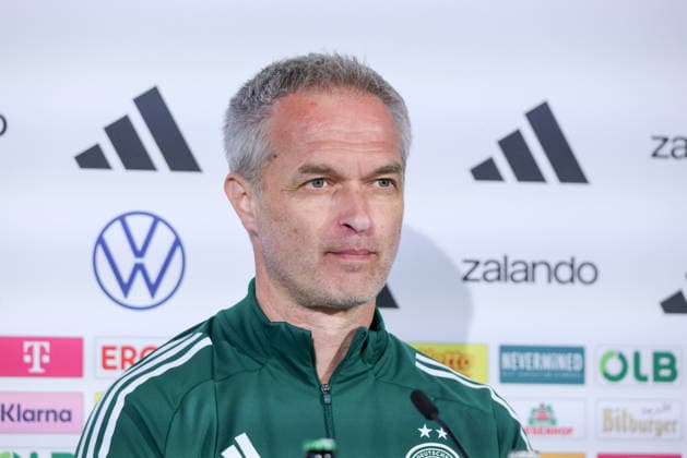 Nürnberg, Deutschland 13. April 2026: Vorbereitung auf das Frauen WM-Qualifikationsspiel Deutschland vs. Österreich - Abschlusspressekonferenz in Nürnberg Im Bild: Bundestrainer Christian Wück Wueck (Deutschland) bei der Abschluss-Pressekonferenz ihn Nürnberg Copyright: HMBxMedia MadeleinexFantini
