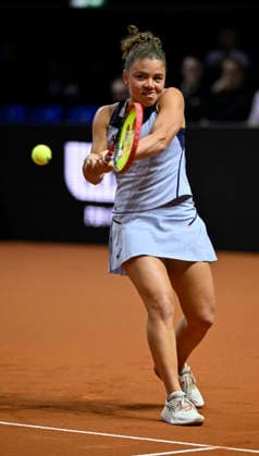 Jasmine Paolini (ITA) Aktion Porsche One Point Challenge Tennis Damen Porsche-Cup Porsche Tennis Grand Prix GP Stuttgart 2026 Porsche Arena 11-19.04.2026 DFL REGULATIONS PROHIBIT ANY USE OF PHOTOGRAPHS AS IMAGE SEQUENCES AND OR QUASI-VIDEO Tennis Damen Porsche-Cup Porsche Tennis Grand Prix GP Stuttgart 2026