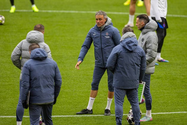 Football - UEFA Champions League - Quarter-Final - 2nd Leg - Liverpool FC v Paris Saint-Germain FC - MD-1 LIVERPOOL, ENGLAND - Monday, April 13, 2026: Paris Saint-Germain s head coach Luis Enrique during a training session at Anfield ahead of the UEFA Champions League Quarter-Final 2nd Leg game between Liverpool FC and Paris Saint-Germain FC. (Photo by David Rawcliffe Propaganda) LIVERPOOL Anfield MERSEYSIDE ENGLAND  Copyright: xDavidxRawcliffex P2026-04-13-Liverpool_PSG_MD-1-177