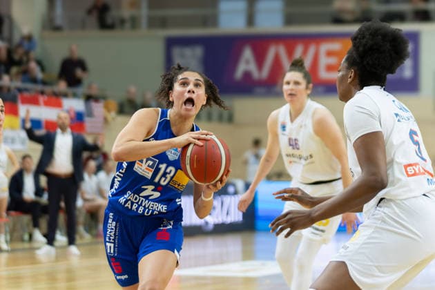Sara Guerreiro (Marburg, 13), Romy Bär (Lions, 46), Khalis Cain (Lions, 5), Syntainics MBC vs. BC Marburg, Frauen, Basketball, 1. Bundesliga, DBBL, Playoff Halbfinale - 2 5, Saison 2025 26, 13.04.2026. Halle SWH Arena Sachsen-Anhalt Deutschland