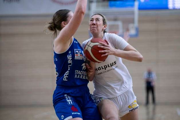 Toyota DBBL 2025 2026 - Syntainics MBC vs.BC Marburg Blue Dolphins Playoff Halbfinale, Game 2 Halle Saale, Deutschland 13.April 2026: Im Bild:v. li. im Zweikampf Allyson Fertig (Marburg) und Sona Svetlikova (Halle) Halle Saale swh.Arena Sachsen-Anhalt Deutschland