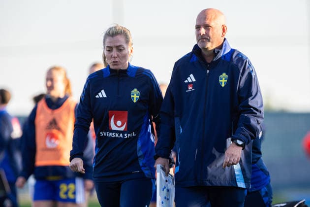 260413 Linda Sembrant and head coach Magnus Wikman of Sweden during the International Friendly, Länderspiel, Nationalmannschaft football match between Norway and Sweden on April 13, 2026 in Murcia. Photo: Pascu Mendez BILDBYRAN kod XZ XZ0231 fotboll football soccer fotball u23 under 23 norge norway sverige sweden dam bbeng träningsmatch friendly Copyright: PascuxMendez BB260413ZH006