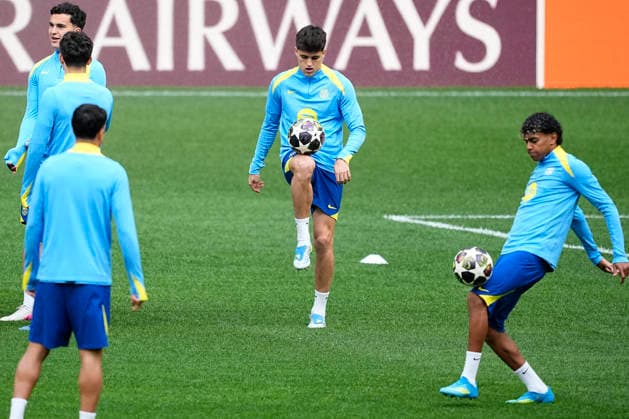 April 13, 2026, Madrid, Madrid, Spain: Pau Cubarsi and Lamine Yamal during the training day of FC Barcelona, Barca ahead the UEFA Champions League 2025 26 Quarter-Final Second Leg match against Atletico de Madrid at Riyadh Air Metropolitano on April 13, 2026, in Madrid, Spain. FC Barcelona Training Session And press conference, PK, Pressekonferenz - UEFA Champions League 2025 26 Quarter-Final Second Leg - ZUMAa181 20260413_zaa_a181_315 Copyright: xOscarxJ.xBarrosox