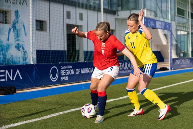 260413 Emilie osteras of Norway and Maja Bodin of Sweden during the International Friendly, Länderspiel, Nationalmannschaft football match between Norway and Sweden on April 13, 2026 in Murcia. Photo: Pascu Mendez BILDBYRAN kod XZ XZ0231 fotboll football soccer fotball u23 under 23 norge norway sverige sweden dam bbeng träningsmatch friendly Copyright: PascuxMendez BB260413ZW007