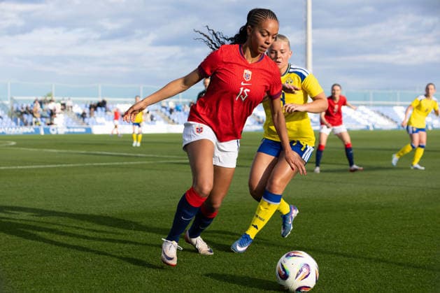 260413 Josefine Birkelund of Norway and Matilda NildÃ n of Sweden during the International Friendly, Länderspiel, Nationalmannschaft football match between Norway and Sweden on April 13, 2026 in Murcia. Photo: Pascu Mendez BILDBYRAN kod XZ XZ0231 fotboll football soccer fotball u23 under 23 norge norway sverige sweden dam bbeng träningsmatch friendly Copyright: PascuxMendez BB260413ZY009