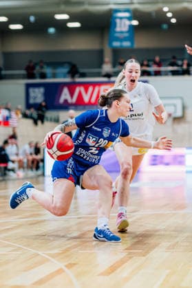 BB-1BL Damen Syntainics MBC Lions - BC Pharmaserv Marburg waehrend der Saison 2025-2026 im Halbfinale Playoff im Spiel 2 von 5 in der DBBL Toyota Bundesliga Syntainics MBC Lions und BC Pharmaserv Marburg in der SWH Arena am 13. April 2026 in Halle Saale, Sachsen Anhalt, Deutschland