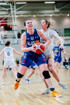 BB-1BL Damen Syntainics MBC Lions - BC Pharmaserv Marburg waehrend der Saison 2025-2026 im Halbfinale Playoff im Spiel 2 von 5 in der DBBL Toyota Bundesliga Syntainics MBC Lions und BC Pharmaserv Marburg in der SWH Arena am 13. April 2026 in Halle Saale, Sachsen Anhalt, Deutschland