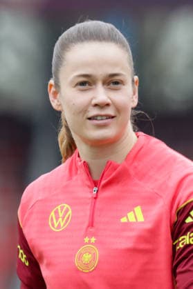 13.04.2026, xgrfx, Fussball DFB-Medientermine, Deutsche Frauennationalmannschaft - Pressekonferenz und Abschlusstraining v.l. Stina Johannes (Deutsche Frauennationalmannschaft) (DFL DFB REGULATIONS PROHIBIT ANY USE OF PHOTOGRAPHS as IMAGE SEQUENCES and or QUASI-VIDEO) Nürnberg