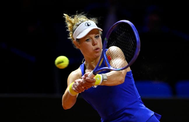 Laura Siegemund (GER) Aktion Tennis Damen Porsche-Cup Porsche Tennis Grand Prix GP Stuttgart 2026 Porsche Arena 11-19.04.2026 DFL REGULATIONS PROHIBIT ANY USE OF PHOTOGRAPHS AS IMAGE SEQUENCES AND OR QUASI-VIDEO Tennis Damen Porsche-Cup Porsche Tennis Grand Prix GP Stuttgart 2026
