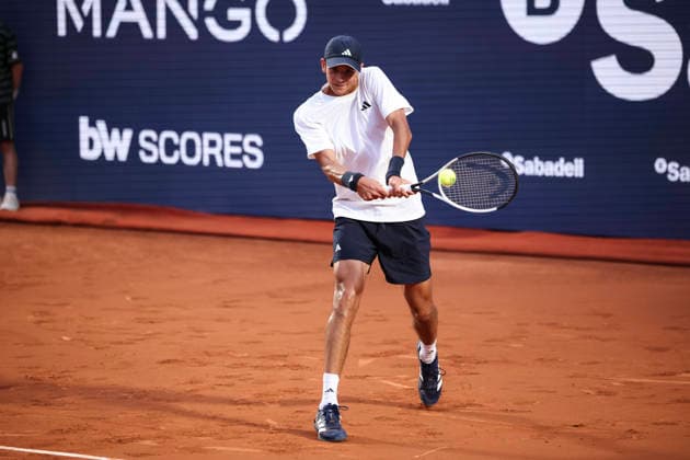 April 13, 2026, Barcelona, Barcelona, Spain: Rafael Jodar of Spain in action against Jaume Munar of Spain during the First round tennis match of the Barcelona Open Banc Sabadell - Conde Godo 2026 Day 3 at Real Club de Tenis Barcelona on April 13, 2026 in Barcelona, Spain. Barcelona Open Banc Sabadell - Conde Godo 2026 Day 3  - ZUMAa181 20260413_zaa_a181_341 Copyright: xJavierxBorregox