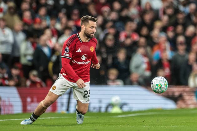 Premier League: Manchester United, ManU v Leeds United Luke Shaw of Manchester United controls the ball during the Premier League match Manchester United vs Leeds United at Old Trafford, Manchester, United Kingdom on 13 April 2026 (Photo by Mark Cosgrove News Images) Manchester Old Trafford Greater Manchester United Kingdom Copyright: xMarkxCosgrove NewsxImagesx