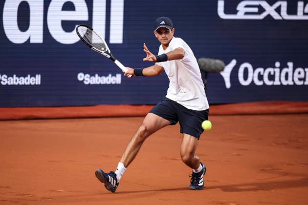 April 13, 2026, Barcelona, Barcelona, Spain: Rafael Jodar of Spain in action against Jaume Munar of Spain during the First round tennis match of the Barcelona Open Banc Sabadell - Conde Godo 2026 Day 3 at Real Club de Tenis Barcelona on April 13, 2026 in Barcelona, Spain. Barcelona Spain - ZUMAa181 20260413_zaa_a181_363 Copyright: xJavierxBorregox