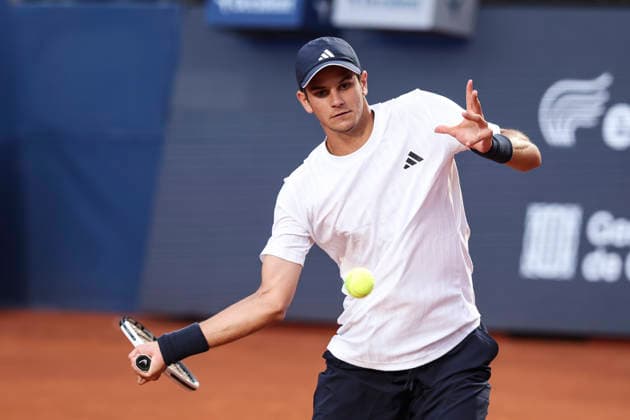 April 13, 2026, Barcelona, Barcelona, Spain: Rafael Jodar of Spain in action against Jaume Munar of Spain during the First round tennis match of the Barcelona Open Banc Sabadell - Conde Godo 2026 Day 3 at Real Club de Tenis Barcelona on April 13, 2026 in Barcelona, Spain. Barcelona Open Banc Sabadell - Conde Godo 2026 Day 3  - ZUMAa181 20260413_zaa_a181_362 Copyright: xJavierxBorregox