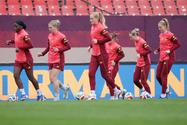 13.04.2026, xgrfx, Fussball DFB-Medientermine, Deutsche Frauennationalmannschaft - Pressekonferenz und Abschlusstraining v.l. Nicole Anyomi, Rebecca Knaak, Camilla Küver, Franziska Kett, Janina Minge (Deutsche Frauennationalmannschaft) (DFL DFB REGULATIONS PROHIBIT ANY USE OF PHOTOGRAPHS as IMAGE SEQUENCES and or QUASI-VIDEO) Nürnberg