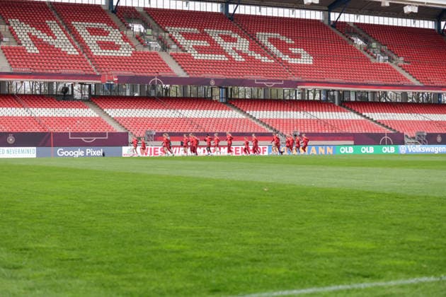 13.04.2026, xgrfx, Fussball DFB-Medientermine, Deutsche Frauennationalmannschaft - Pressekonferenz und Abschlusstraining v.l. Die deutsche Nationalmannschaft beim Abschlusstraining im Max-Morlock-Stadion. (Deutsche Frauennationalmannschaft) (DFL DFB REGULATIONS PROHIBIT ANY USE OF PHOTOGRAPHS as IMAGE SEQUENCES and or QUASI-VIDEO) Nürnberg